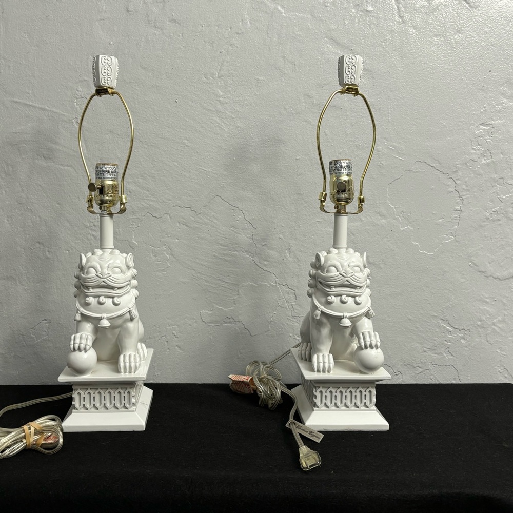 Barbara Cosgrove lamps foo dogs white